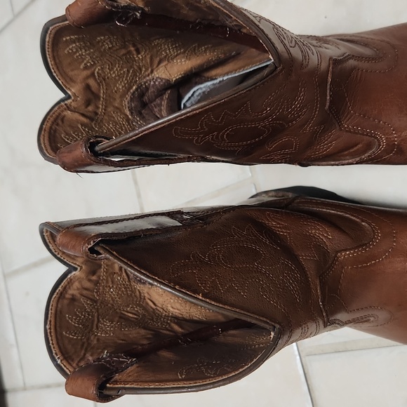 Women's Ariat Leather Western Short Boots Rubber Sole 10 - Picture 2 of 8